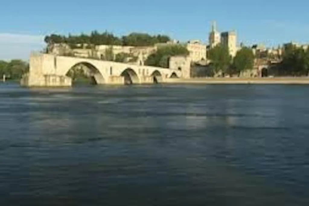 Havre De Paix Avignon Avec Jacuzzi & Sauna 0*,  Francia